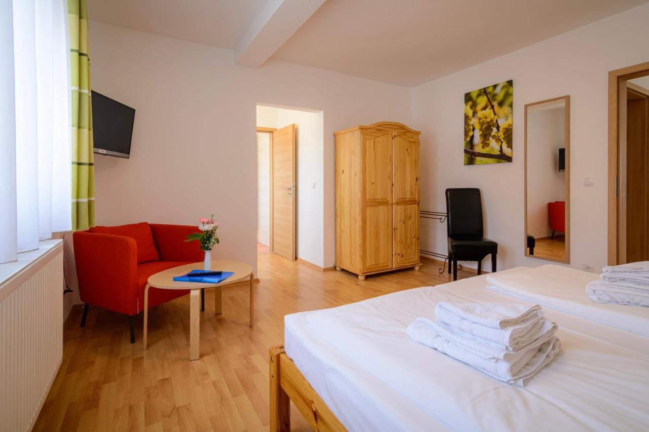 Hotel Zum Engel In Speyer - Roemerberg Berghausen  Екстер'єр фото